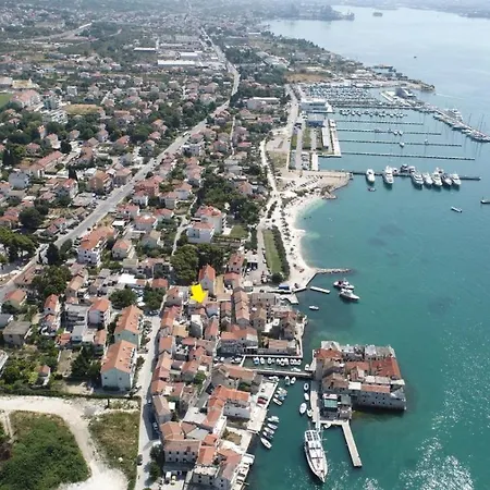 Dan - Mari Kaštela